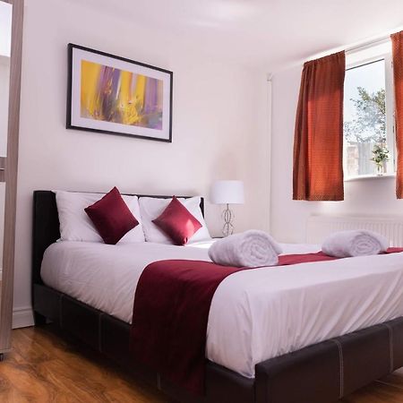 Alexandra Contractor House - Free Parking For Large Vans, Free Wifi & Netflix By Firoz Property Management Aldershot Bagian luar foto